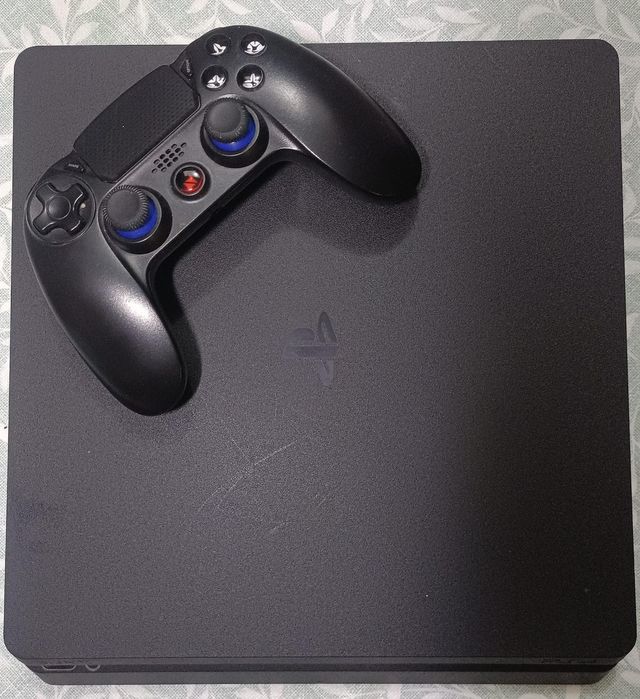 PS4 Slim + 14 jogos