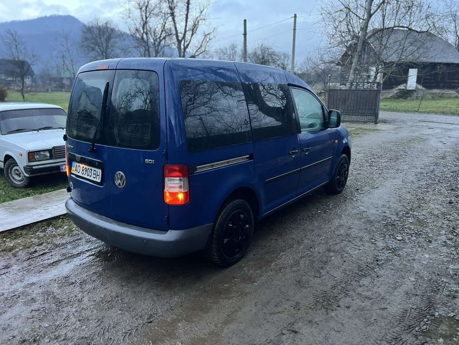 В продажі фольцваген кадік 2004року 2.0sdi механіка