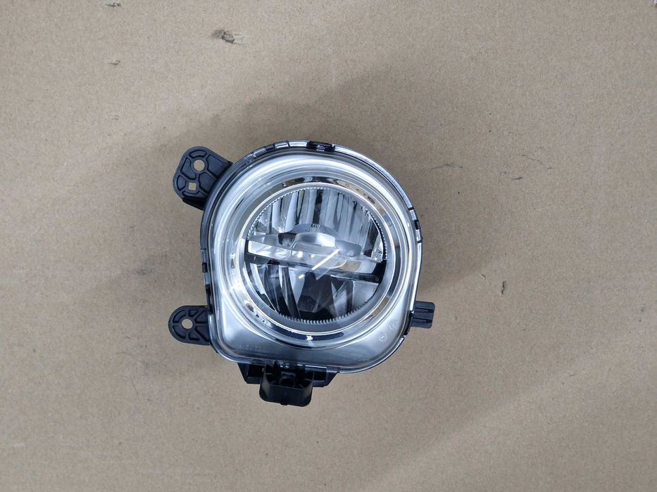 Reflektor przeciwmgielny prawy LED BMW X3 F25 X4 F26 X5 F15 X5M F85 X6