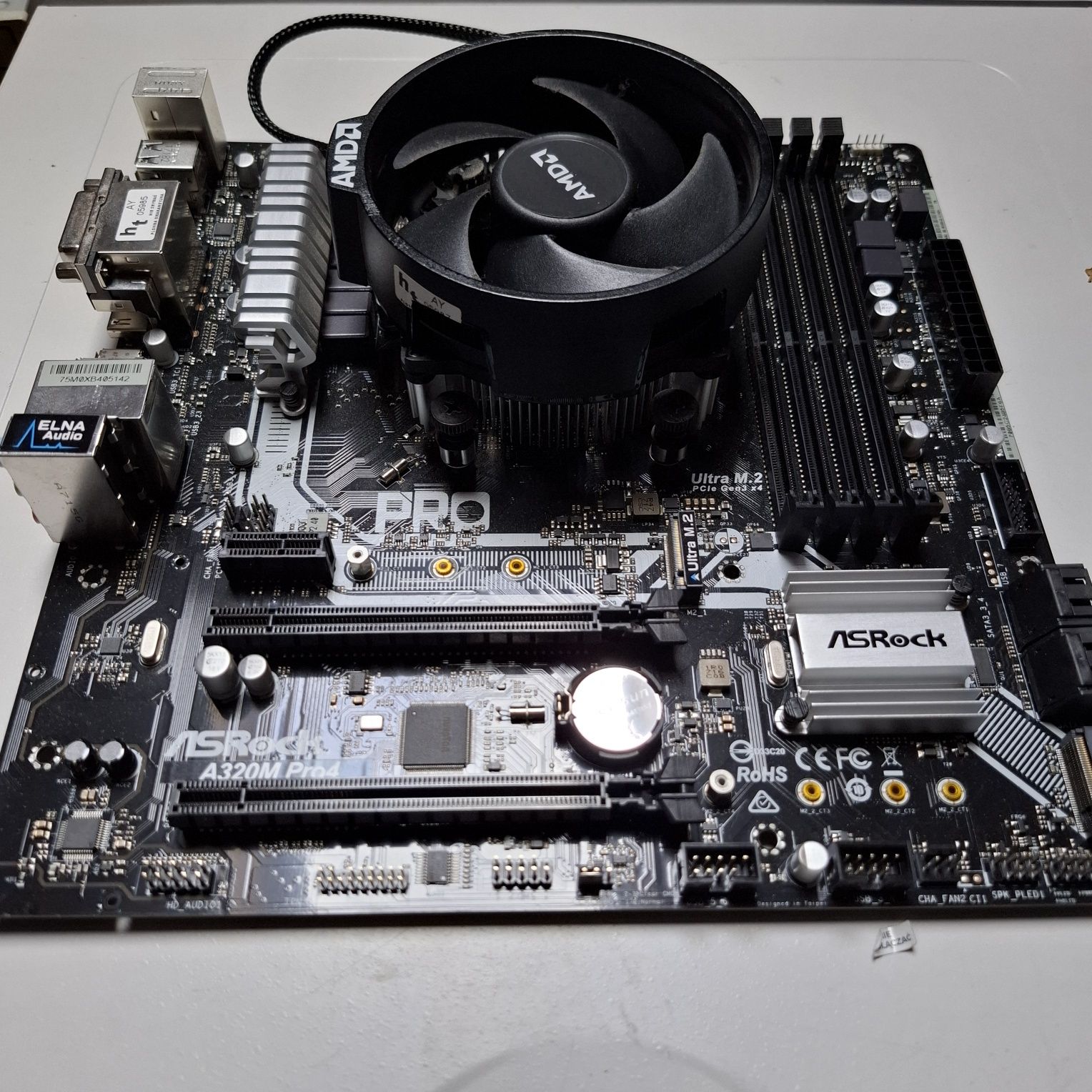 Płyta główna ASROCK A320M Pro4 AM4 mATX + AMD Ryzen 5 1400