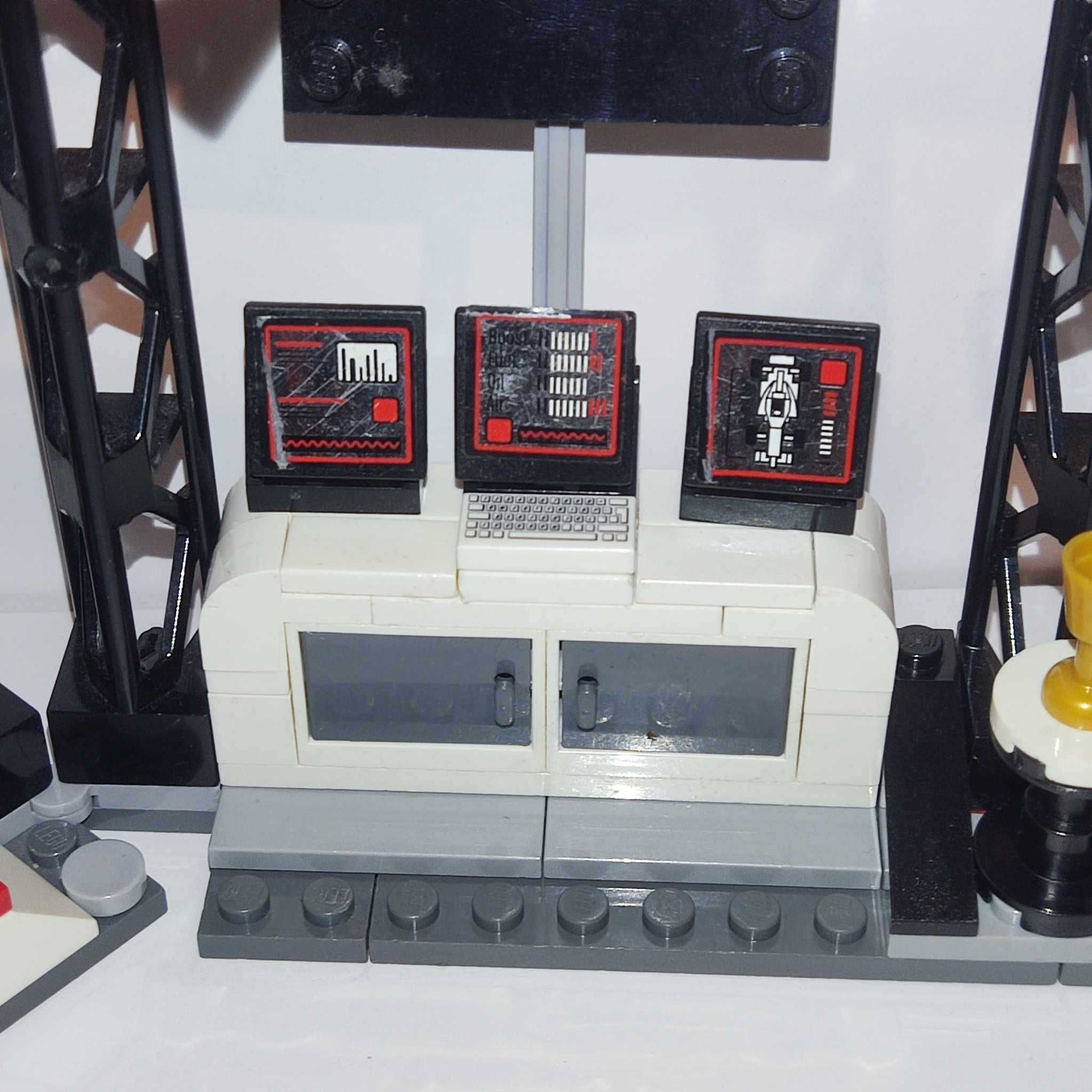 LEGO 75911 Speed Champions - Pit Stop McLaren Mercedes