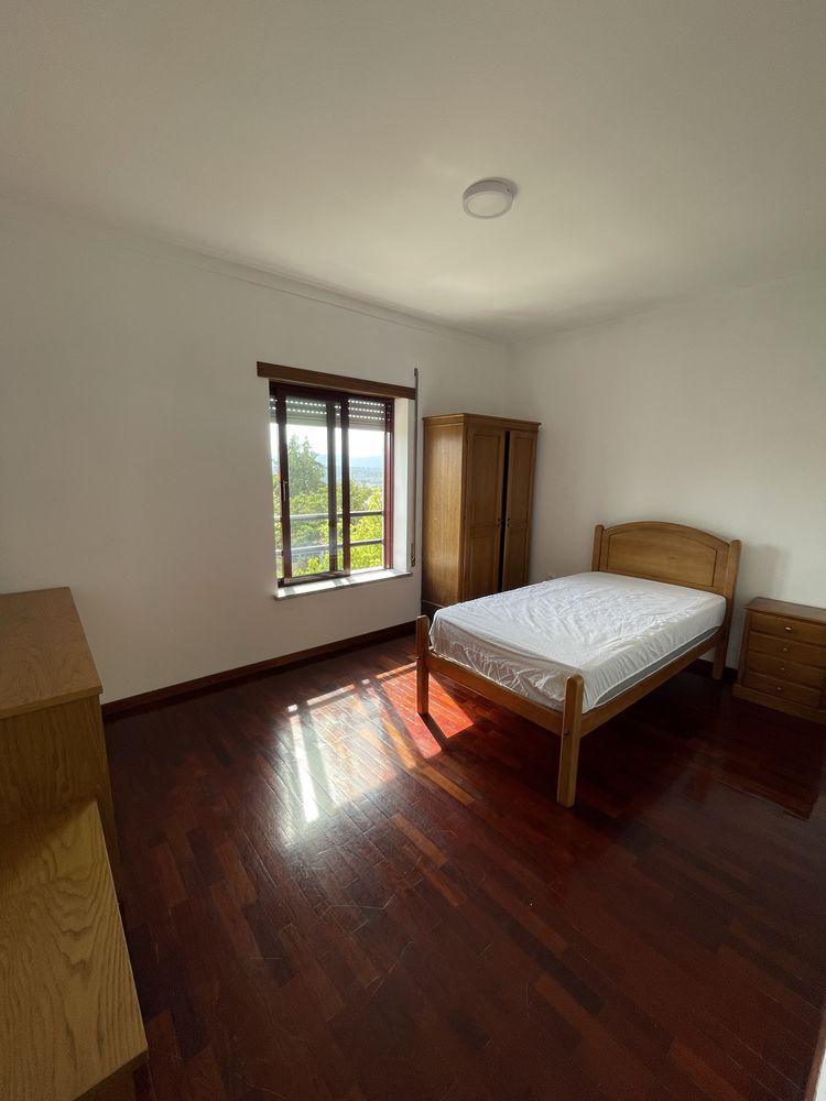Alugo quarto para estudantes