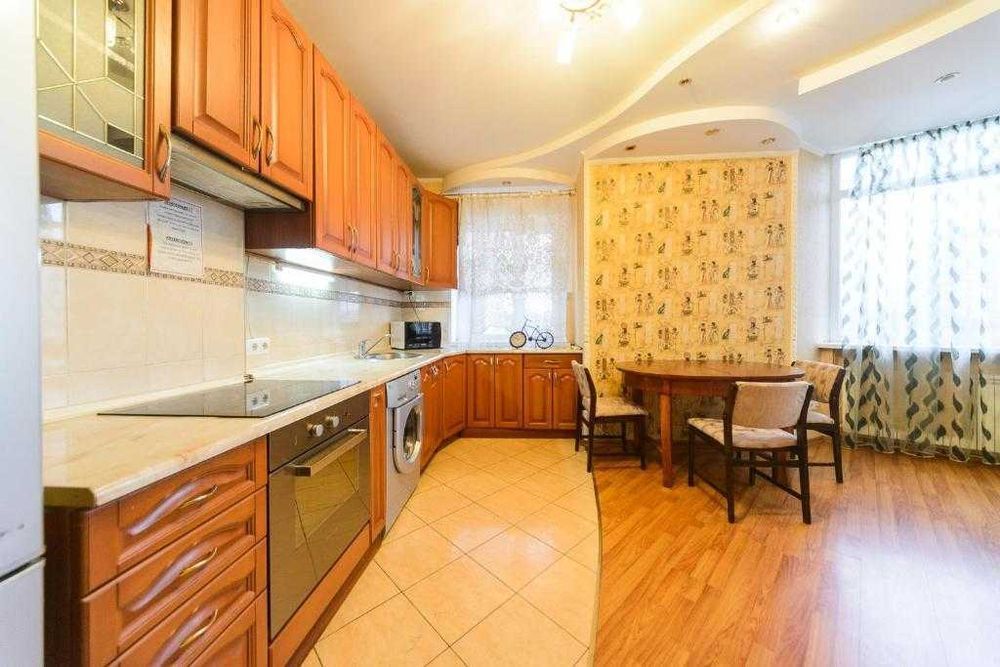 2к ЛЮКС біля метро Дарниця, новий будинок, 6 спальних місць, подобово