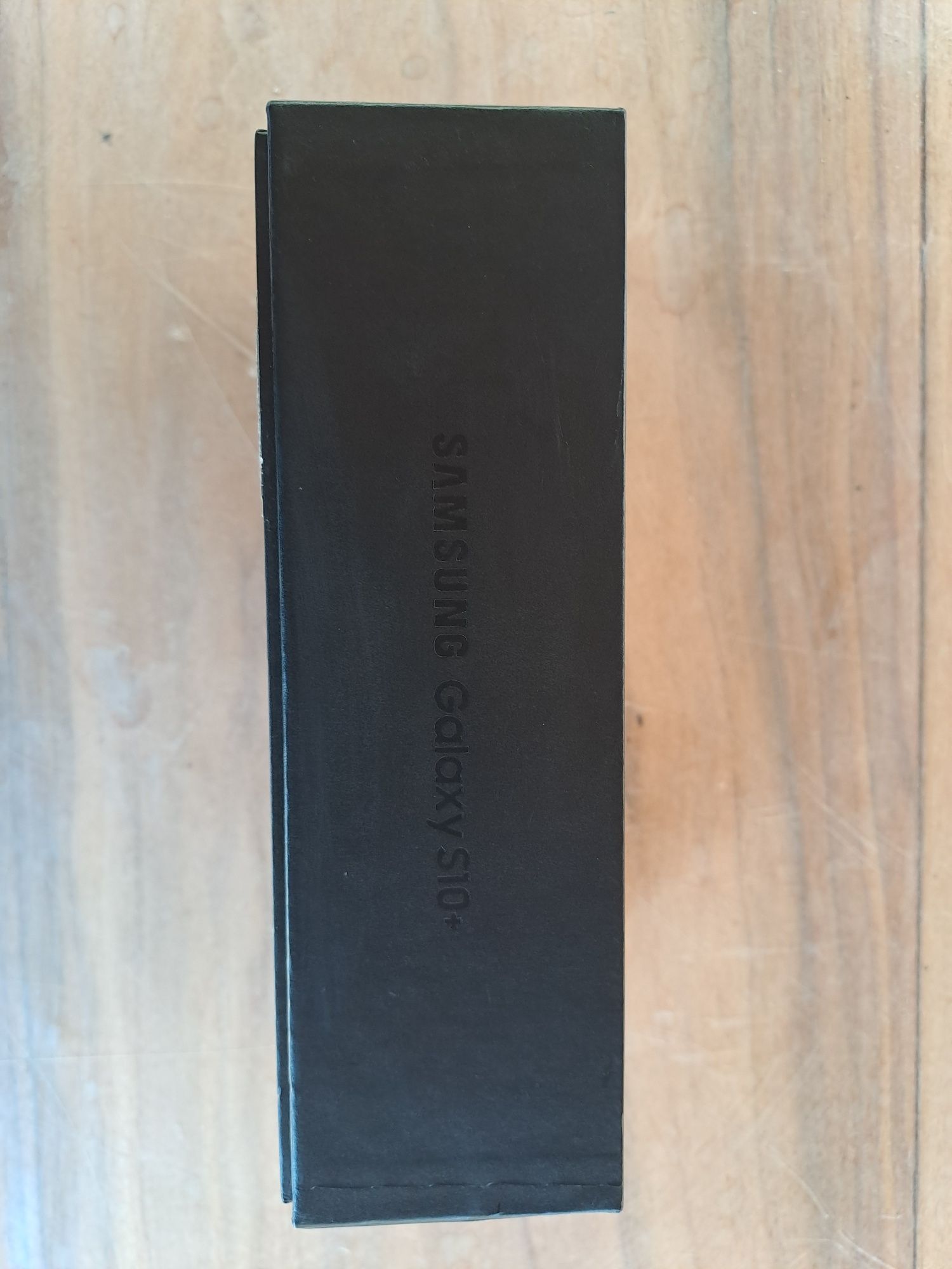 Коробка до смартфону Samsung S10+