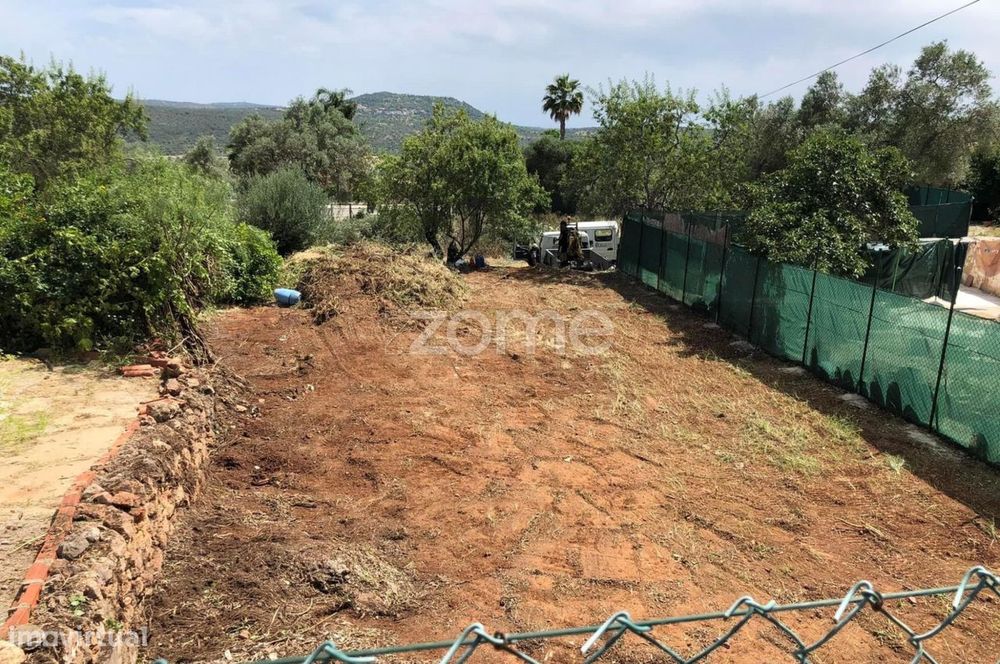 Terreno com projeto aprovado para uma moradia - Benafim