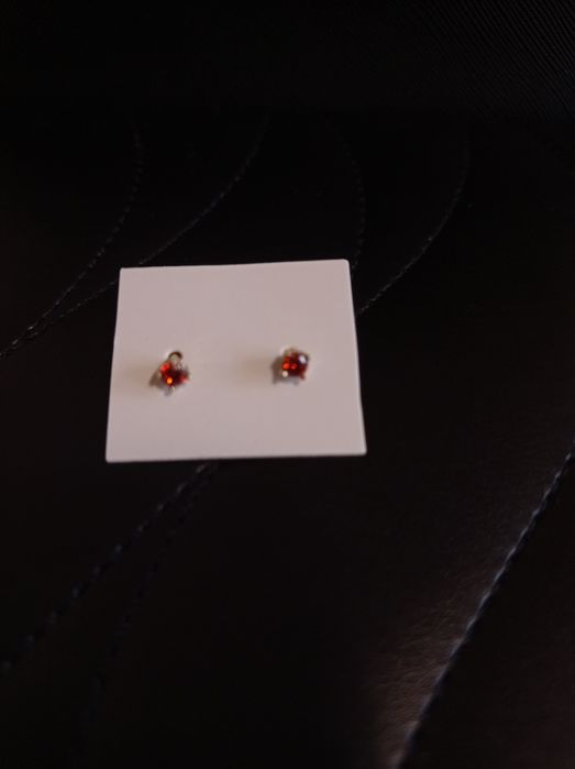 Kolczyki sztyfty czerwone oczka stal chirurgiczna