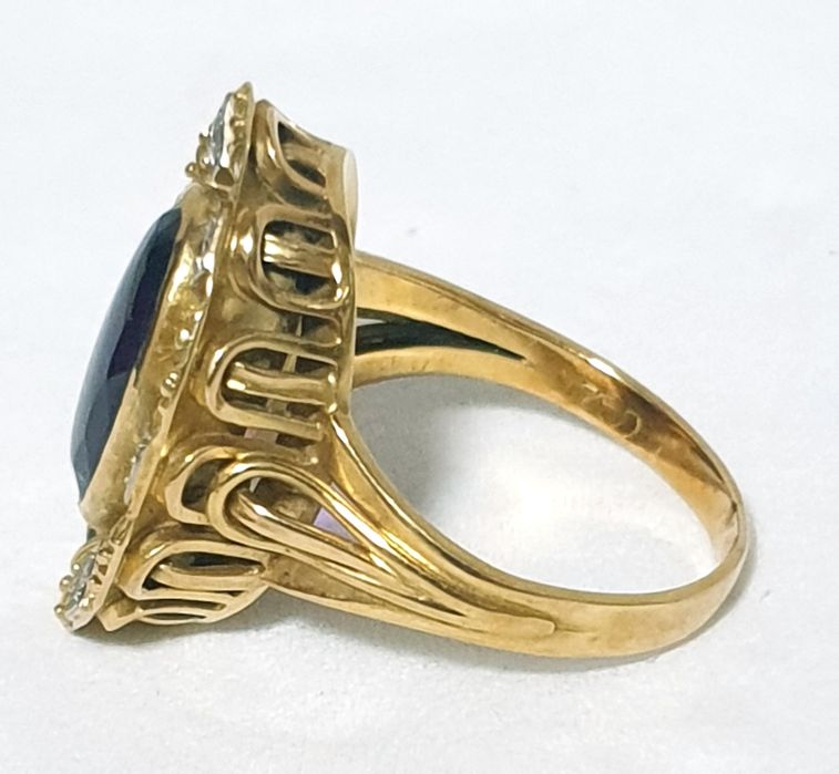 Magnífico antigo anel em ouro 18 K com ametista e diamantes