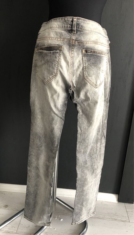 Spodnie jeansy Lee szare przecierane W26 L31