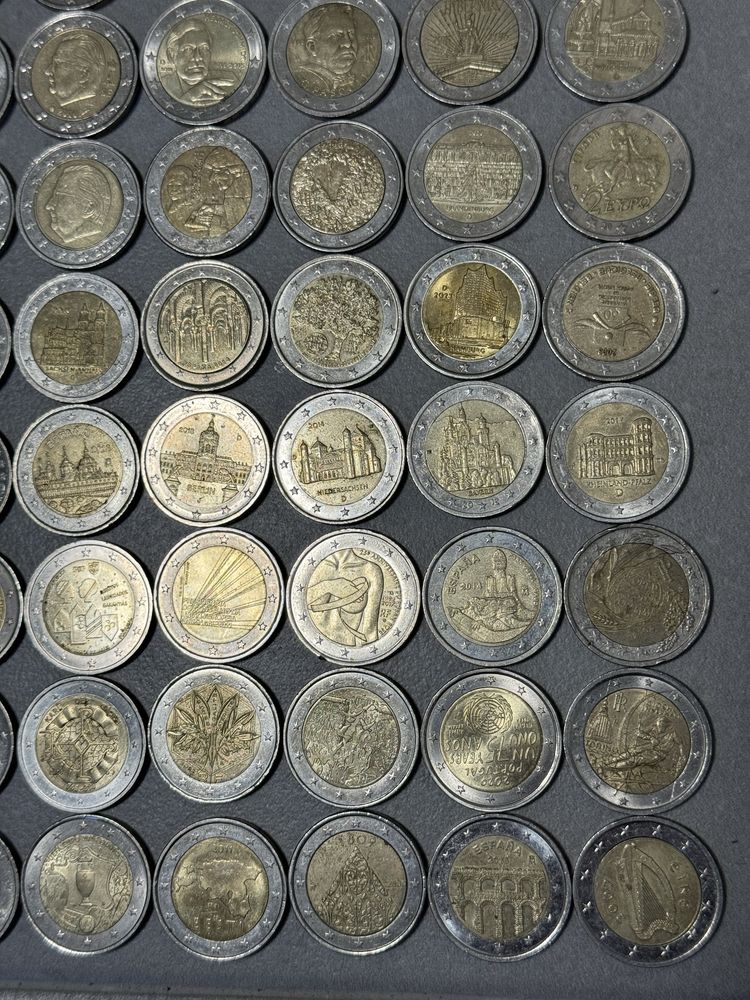 Vendo moedas de 2 euros para coleção todas diferentes.