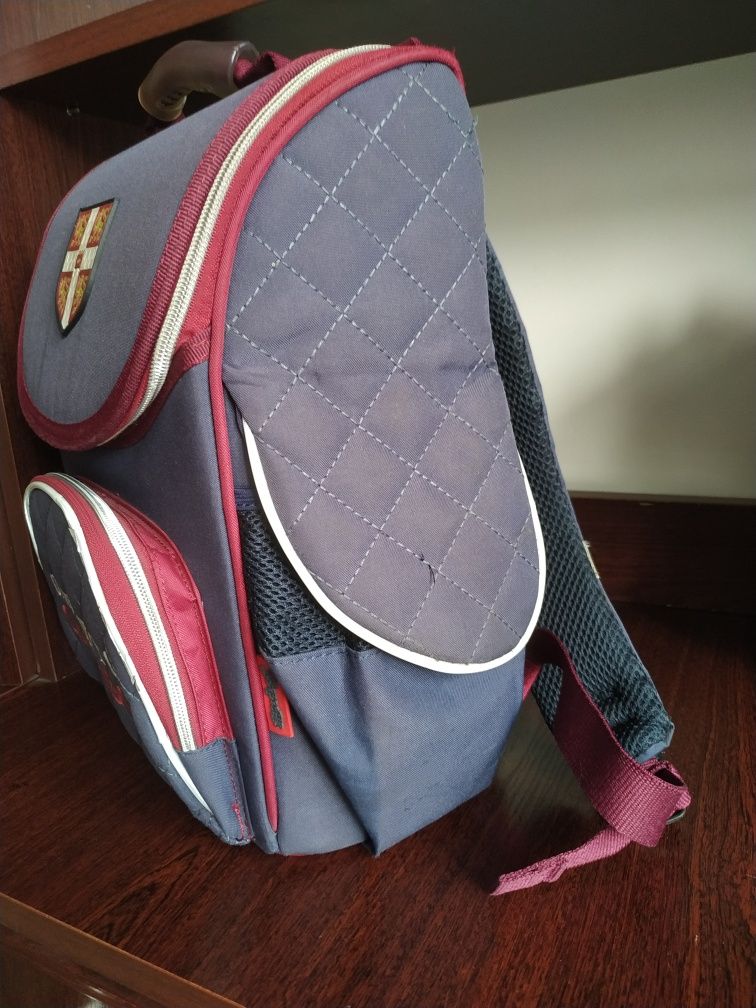 Рюкзак портфель каркасный ортопедический для мальчика 6-9 лет 1-3 клас