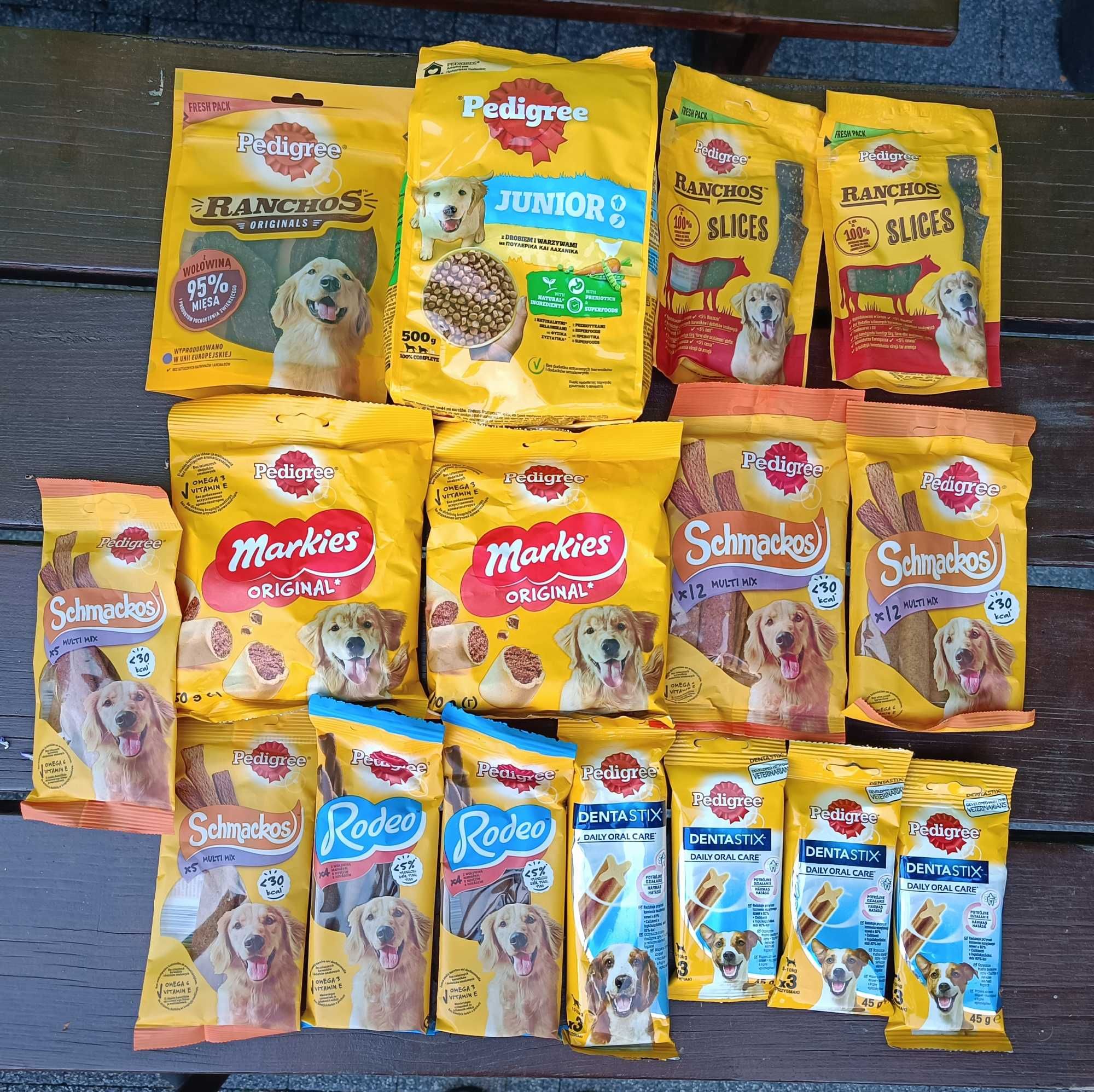 Zestaw 15 opakowań przysmaków dla psa Pedigree mix i 1 sucha