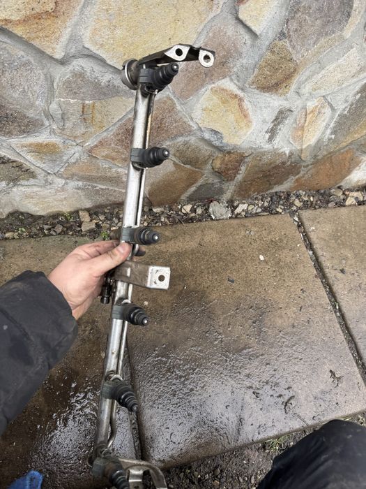 Рампа з форсунками м 104 w124-202-21-140 мерседес