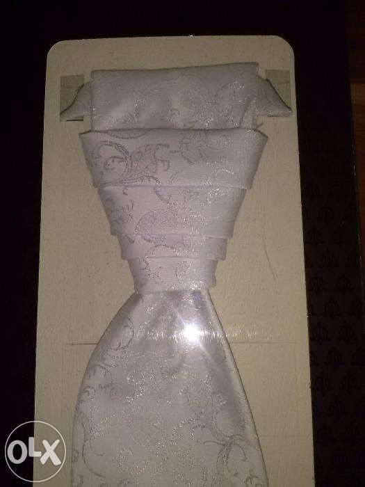 Musznik, krawat na ślub śnieżno-biały