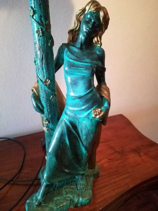 Candeeiro com imagem de senhora