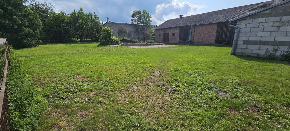 Sprzedam atrakcyjną działkę budowlaną 1200m2