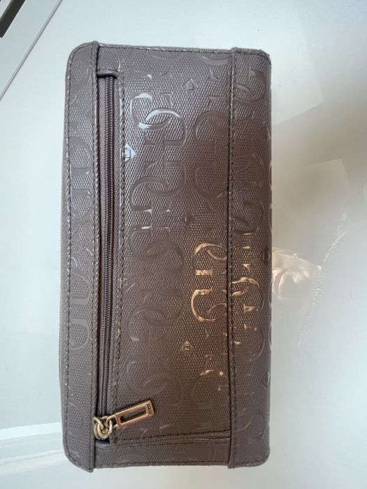 Portfel Guess szary lakierowany prada lv gg