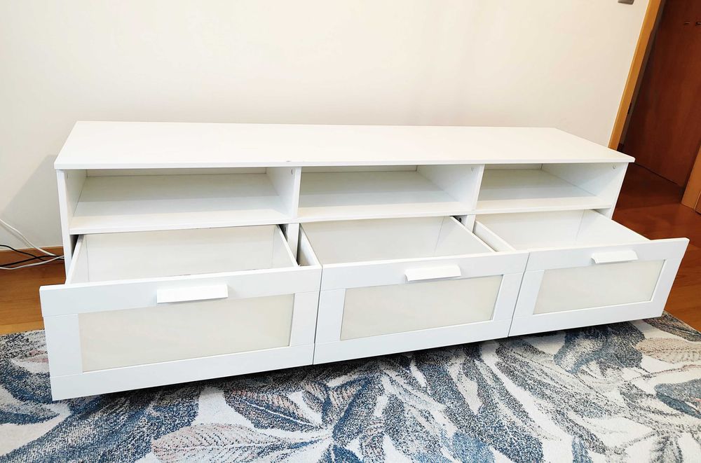 Móvel de TV Moderno, Prático e em Ótimo Estado!
