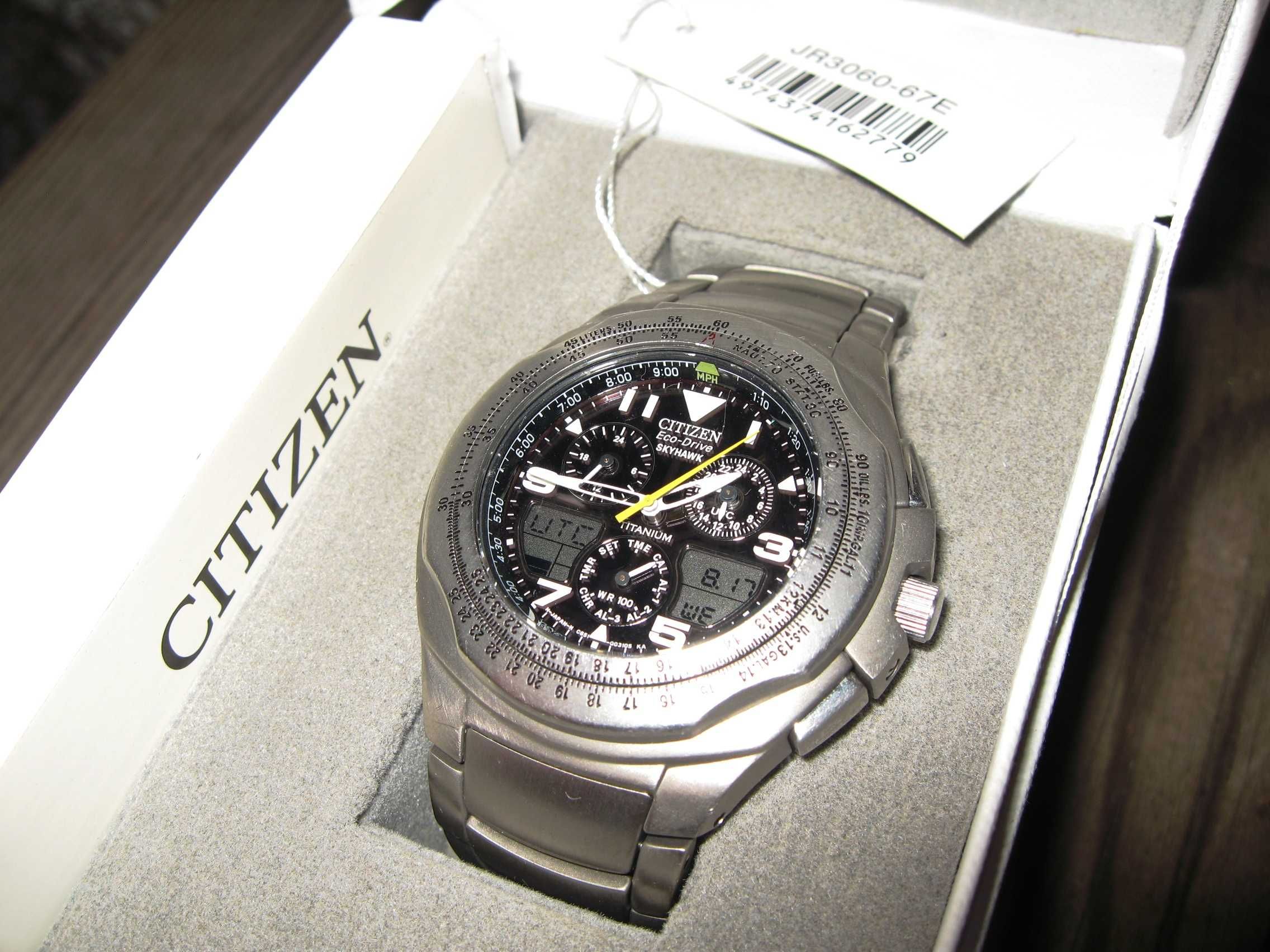 Tytanowy Citizen Skyhawk Eco-Drive dla pilotów i globtrotterów