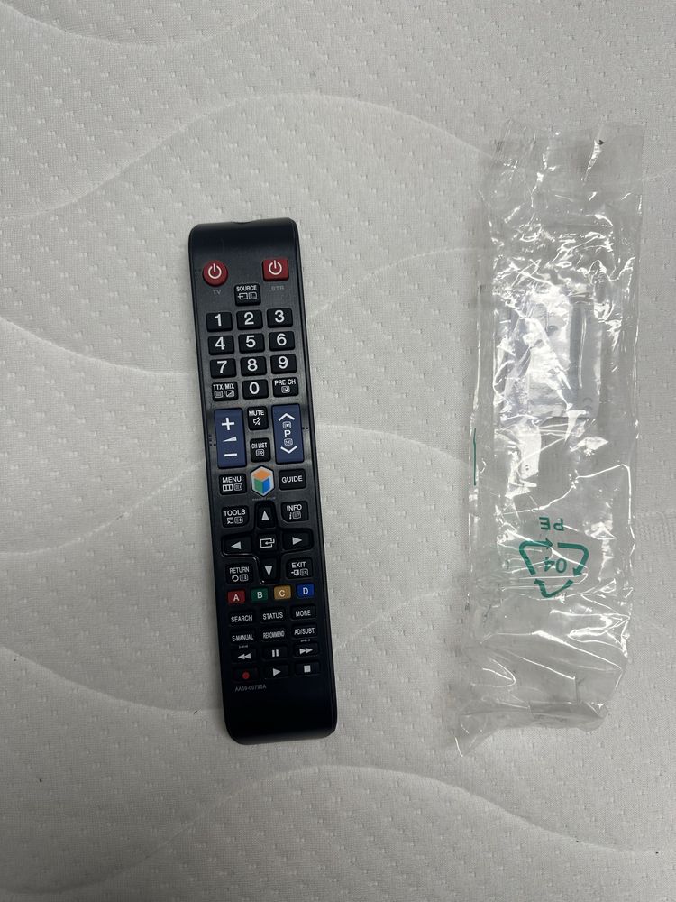 Pilot do telewizora smart nowy bez baterii