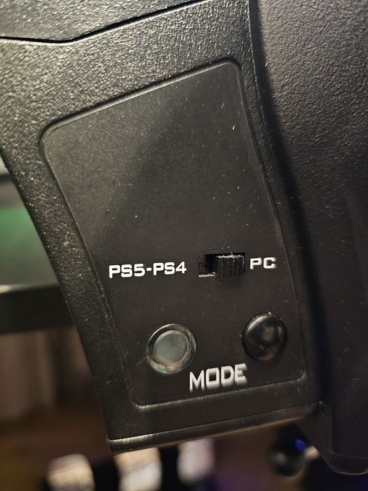 Kierownica thrumaster t300 alcantara