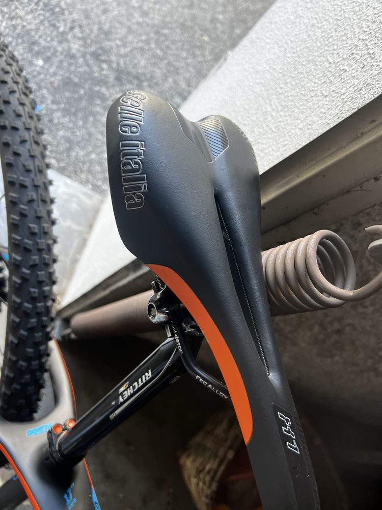 Bicicleta BTT KTM