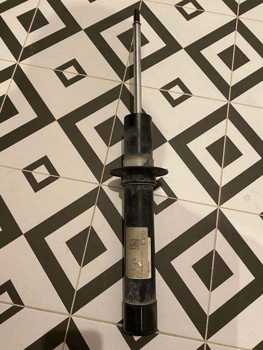 Амортизатор  передній лівий audi a4 b9 8w0413031aa оригінал