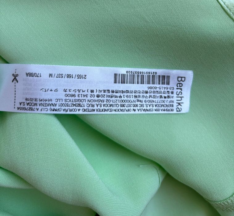 Vestido em Cetim Bershka