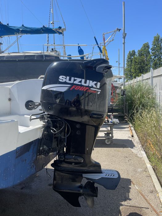 Barco classe 4 em bom estado