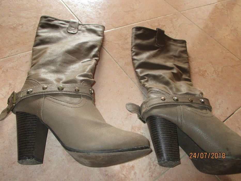 2 pares de Botas de cano alto para senhora nº 39 e 40