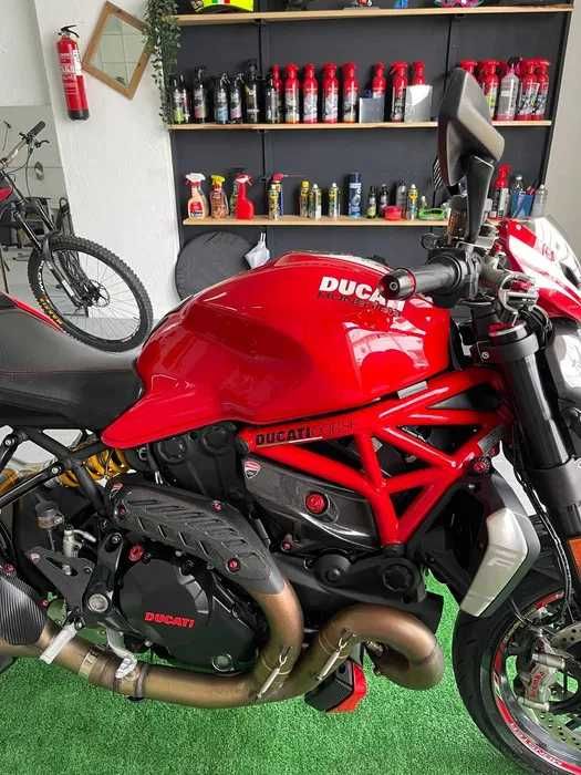 Ducati Monster 1200R, como nova!!muitos extras.