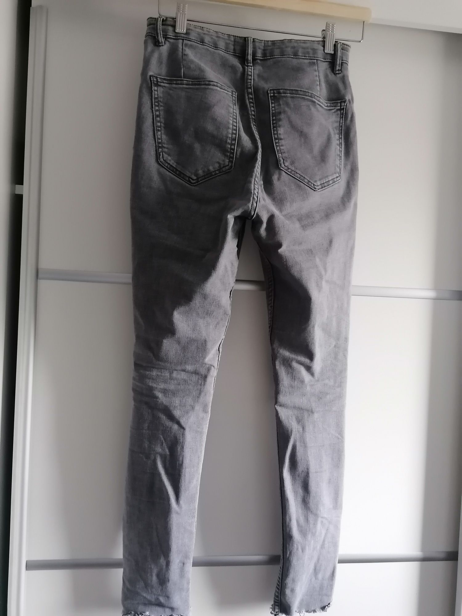 Szare jeansy Zara 38