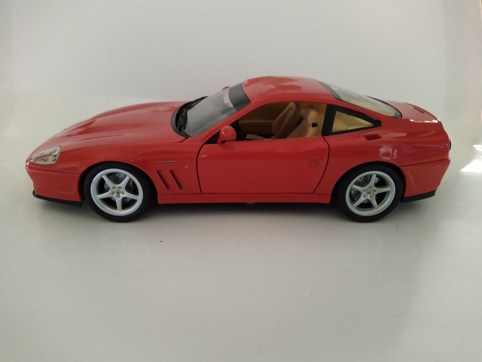 Ferrari 550 Maranello Hot wheels 1:18