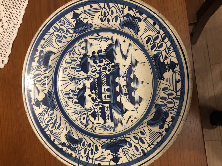 Prato antigo muito bonito