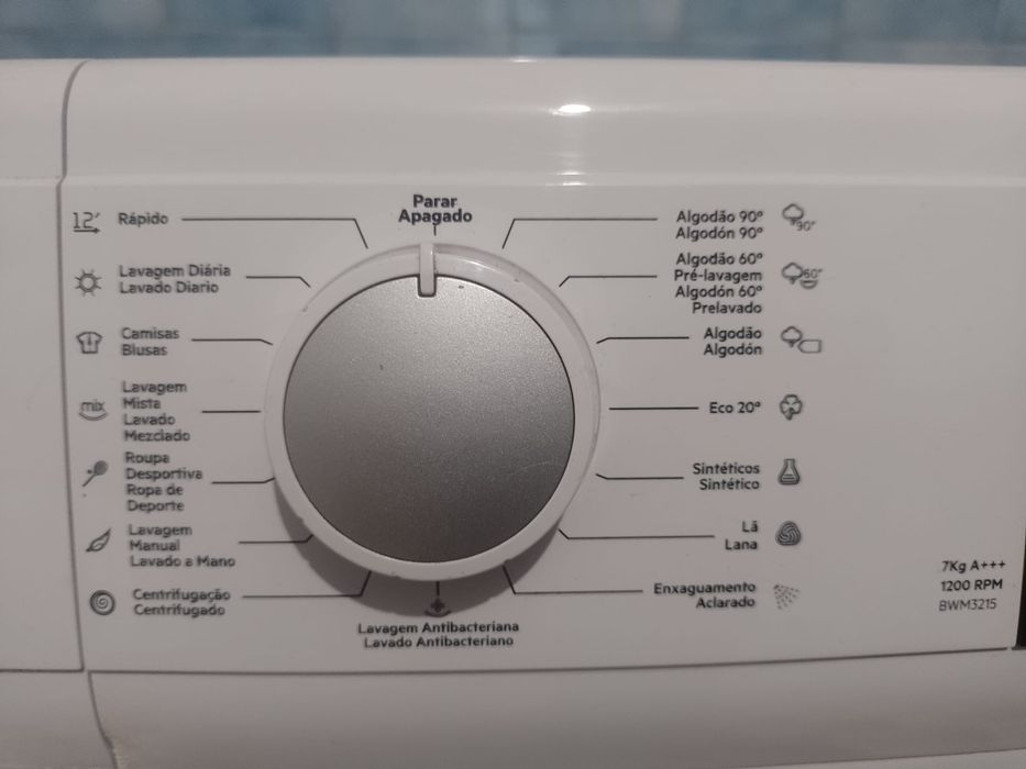 Máquina de lavar roupa Becken a funcionar perfeitamente