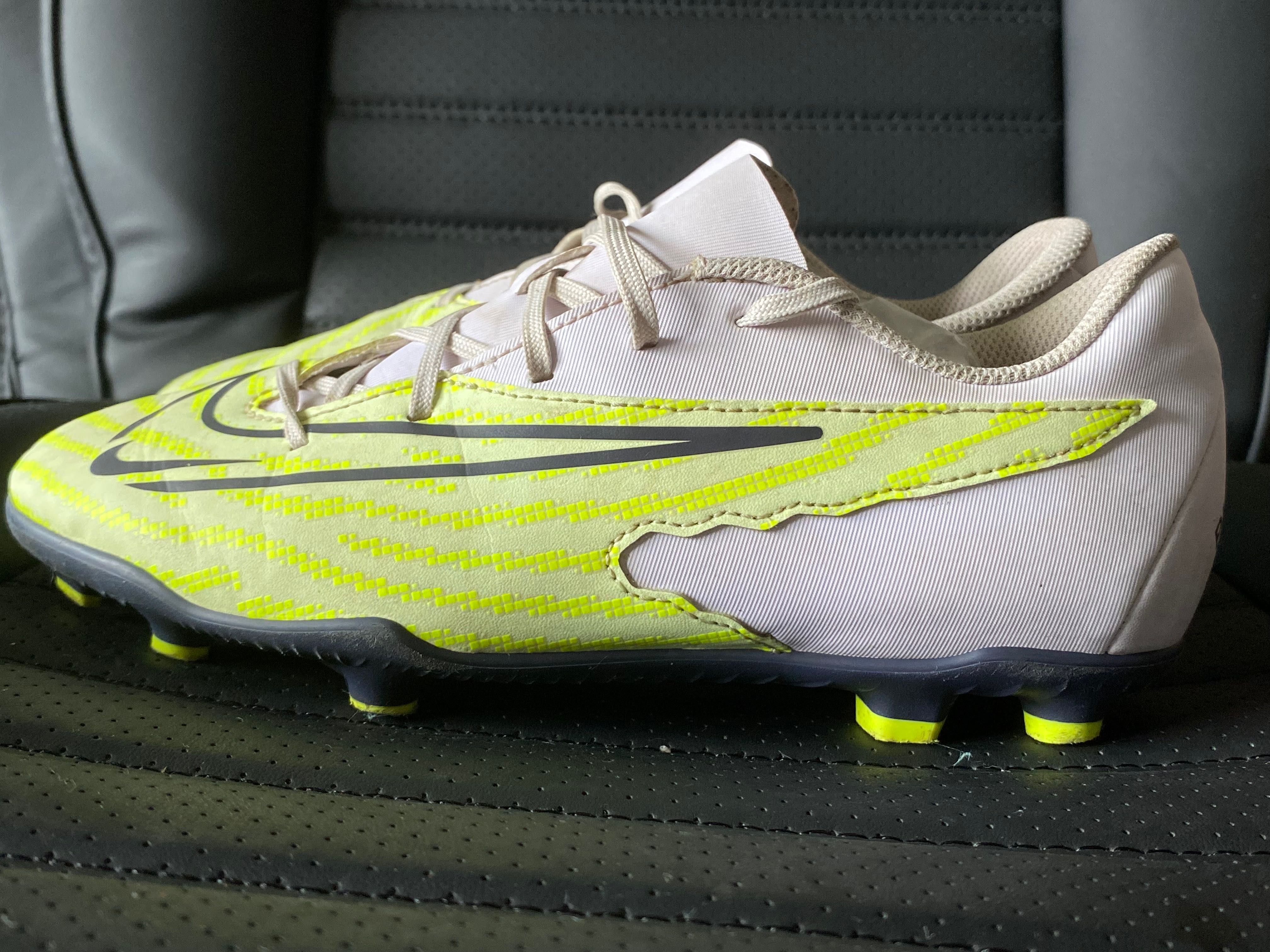 Nike Phantom 36,5 (23,5cm) Buty piłkarskie Korki polecam
