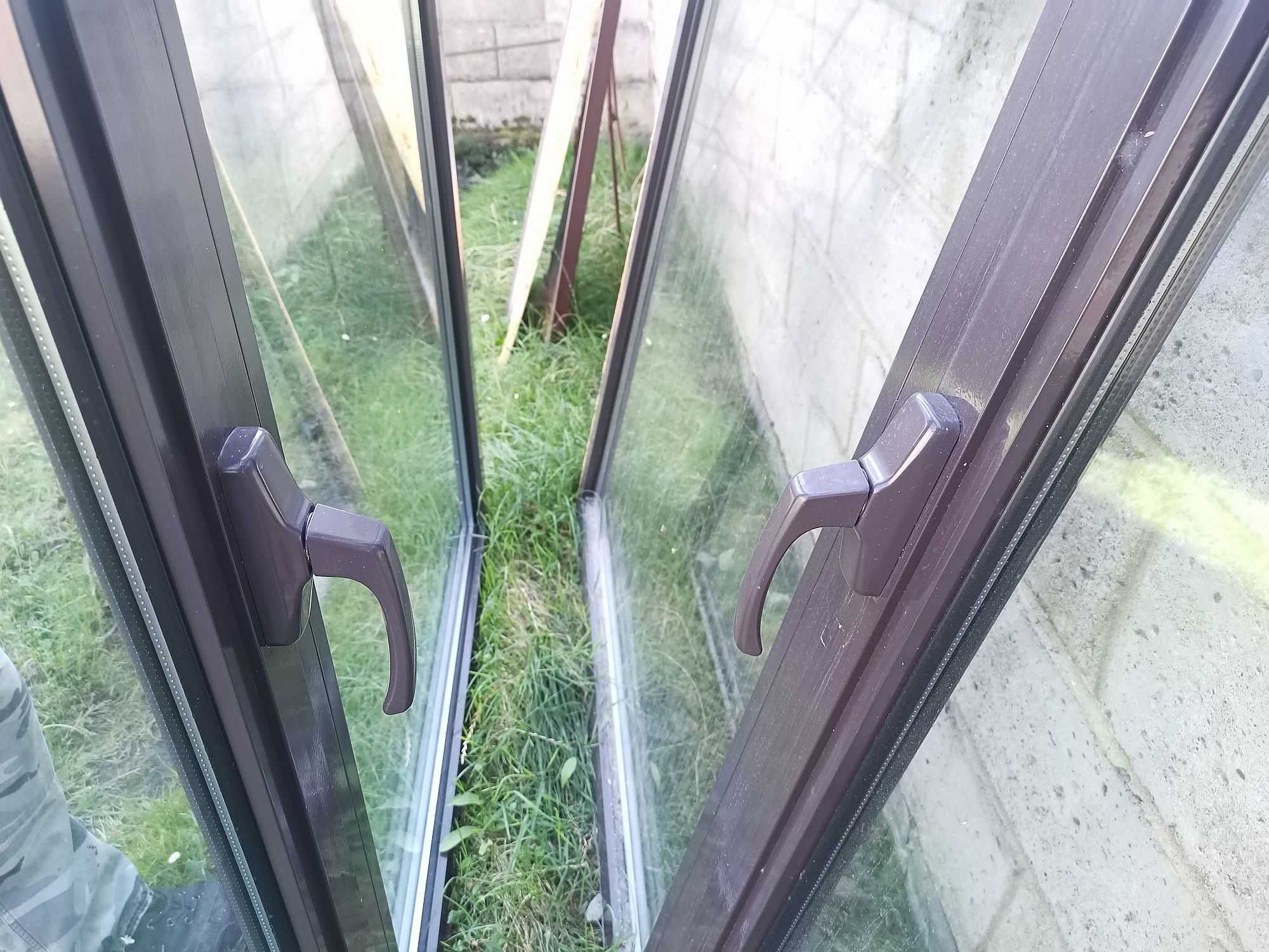 Okno aluminiowe dwuszybowe z ościeżnicą 180x160, ciemny brąz