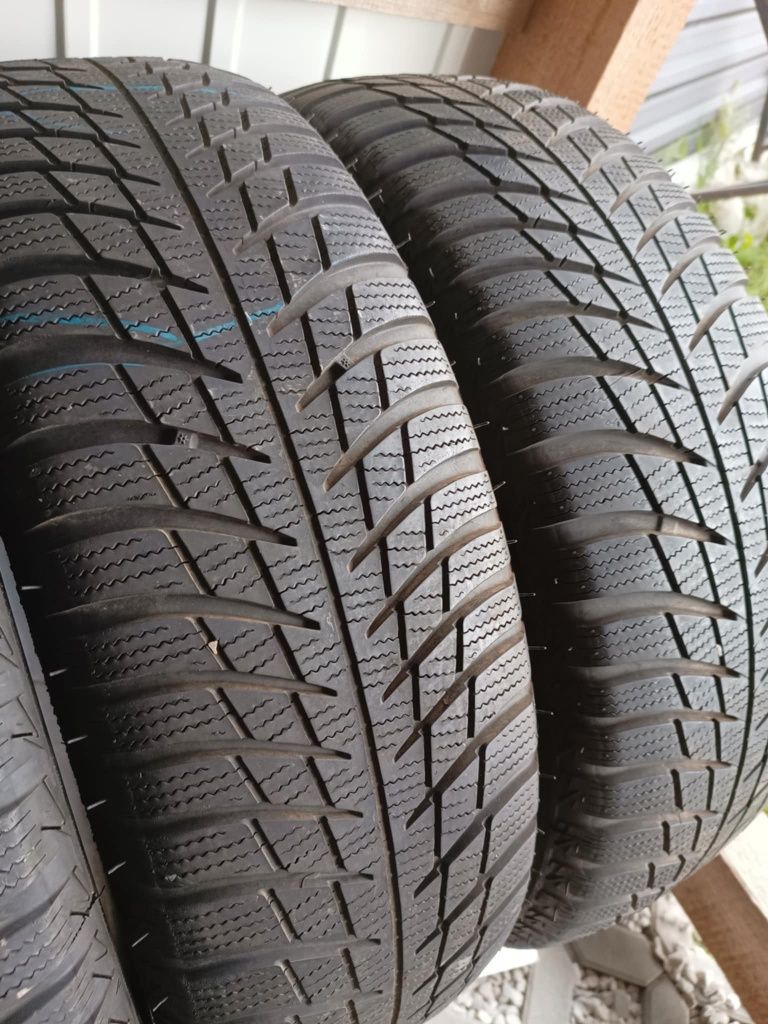 Komplet opon zimowych Bridgestone 215/65/17