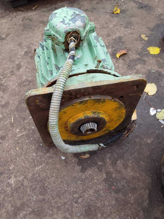 Электродвигатель 3,5 кВт в рабочем состоянии