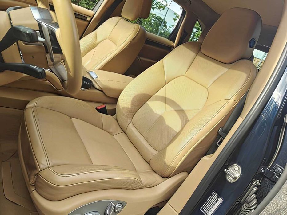 Porsche Cayenne      2015