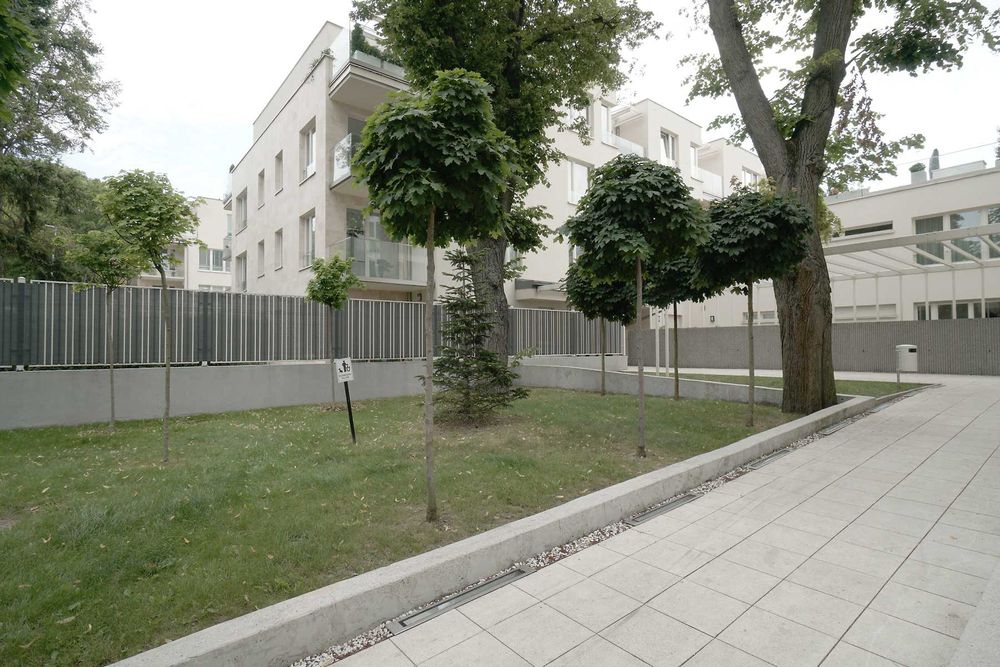 Garaż przy Parku Kasprowicza, Rezydencja Pogodno