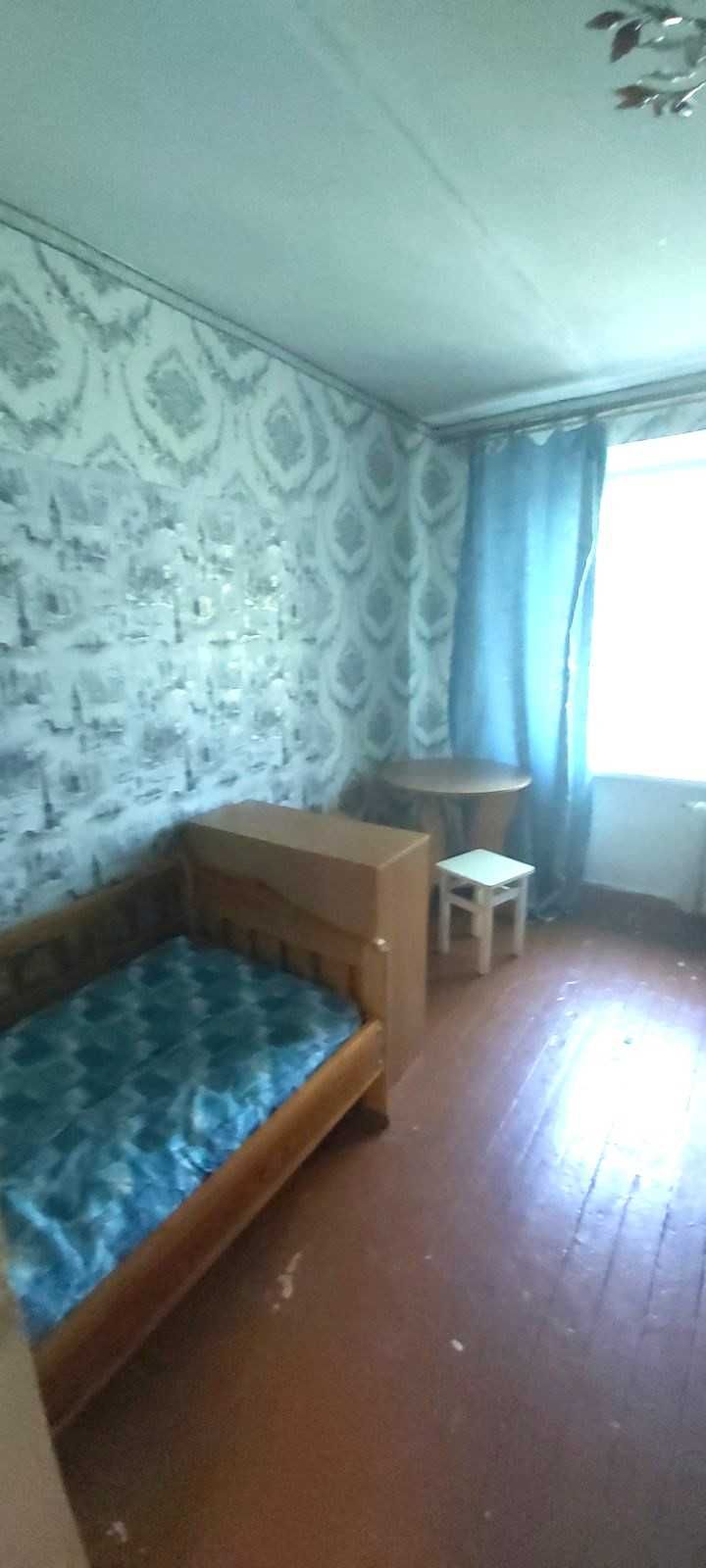 Кімната у гуртожитку центр міста