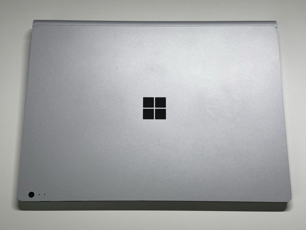 Microsoft Surface Book 2 13” i5 8/256 + Dock