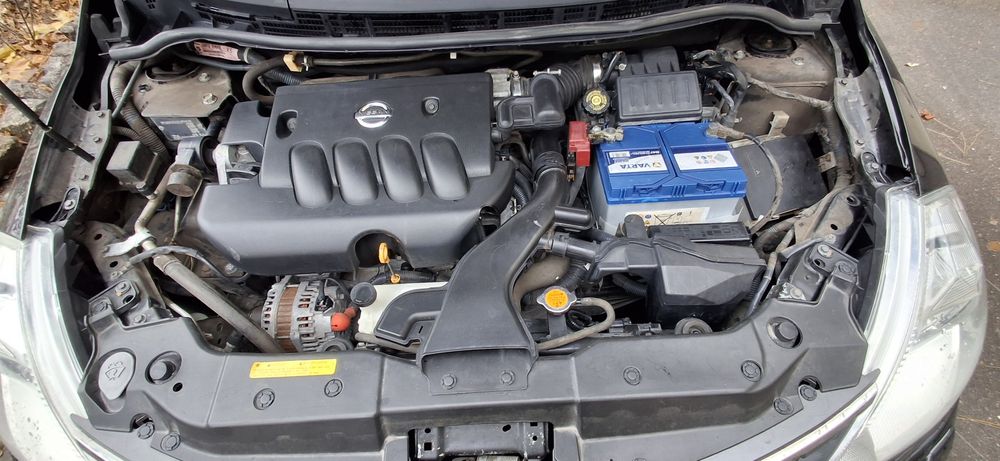 легковий автомобіль Нісан Тііда