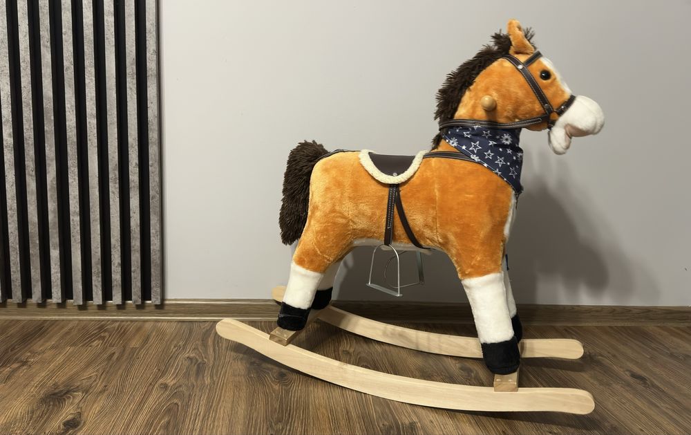 Konik na biegunach RUCHOMY OGON  PYSK + ODGŁOSY