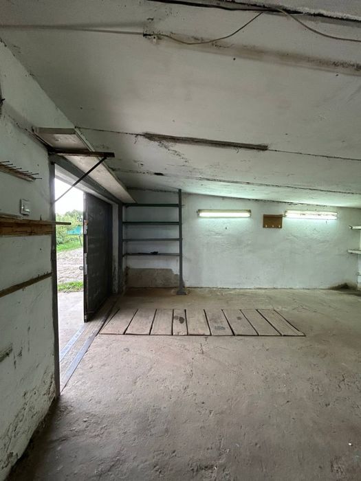 Ваш практичний гараж тут - просторий, з документами