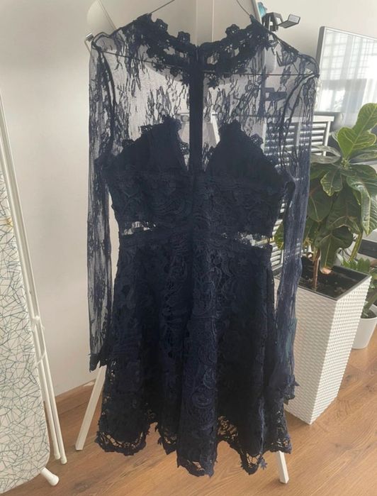 Romantyczna koronkowa sukienka