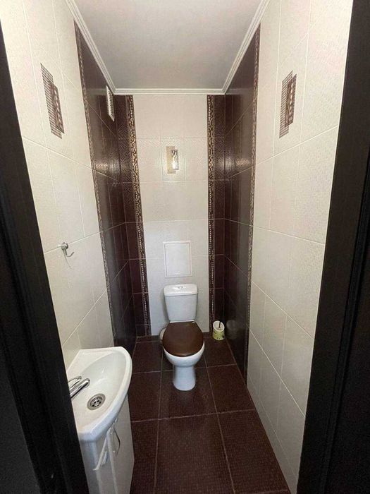 Продаж 2 к квартири Виставка