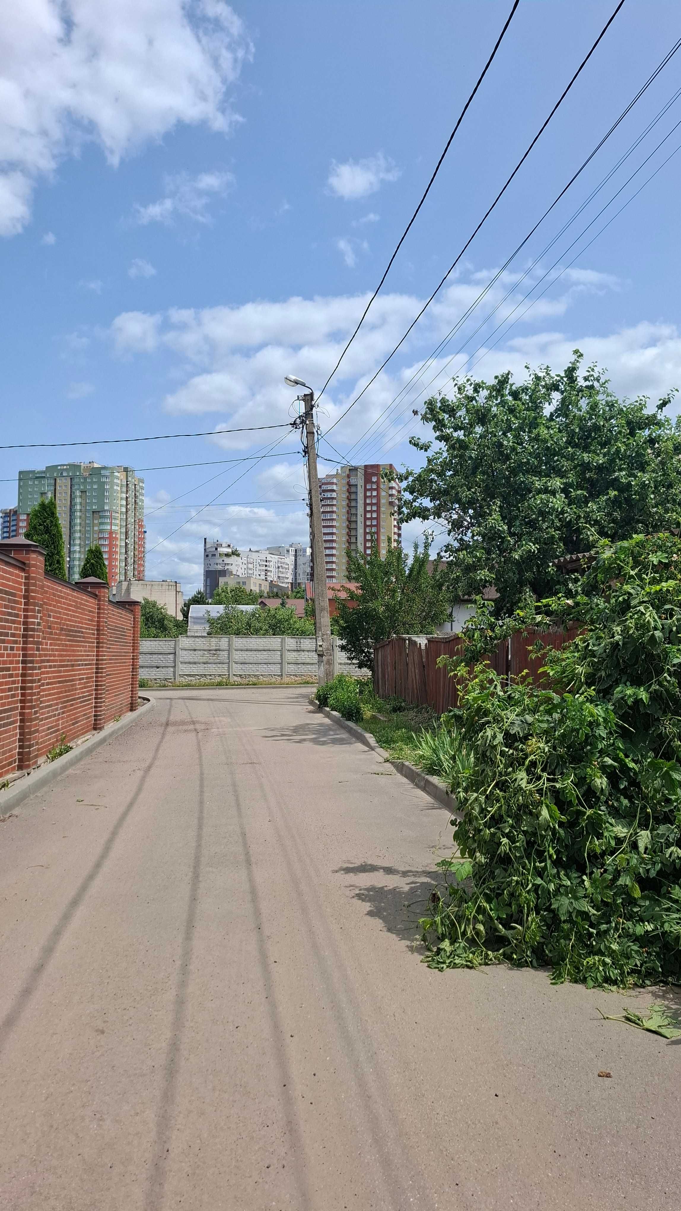 Продам будинок метро 23 серпня пішки 5 хвилин, Павлово Поле