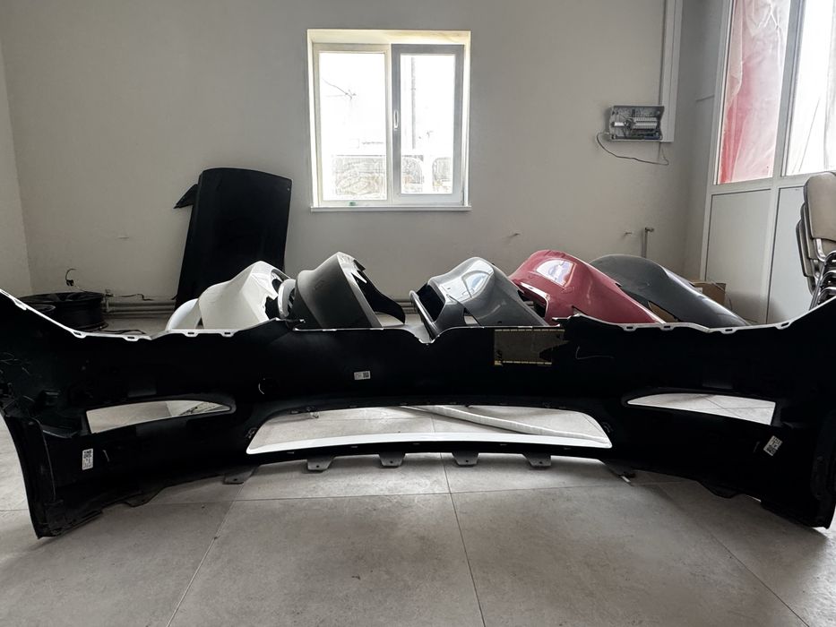 Бампер передній Tesla S Plaid