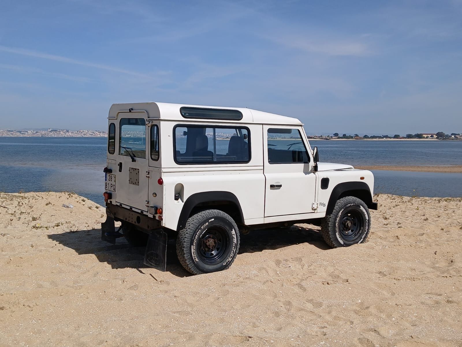 Land Rover Defender 90